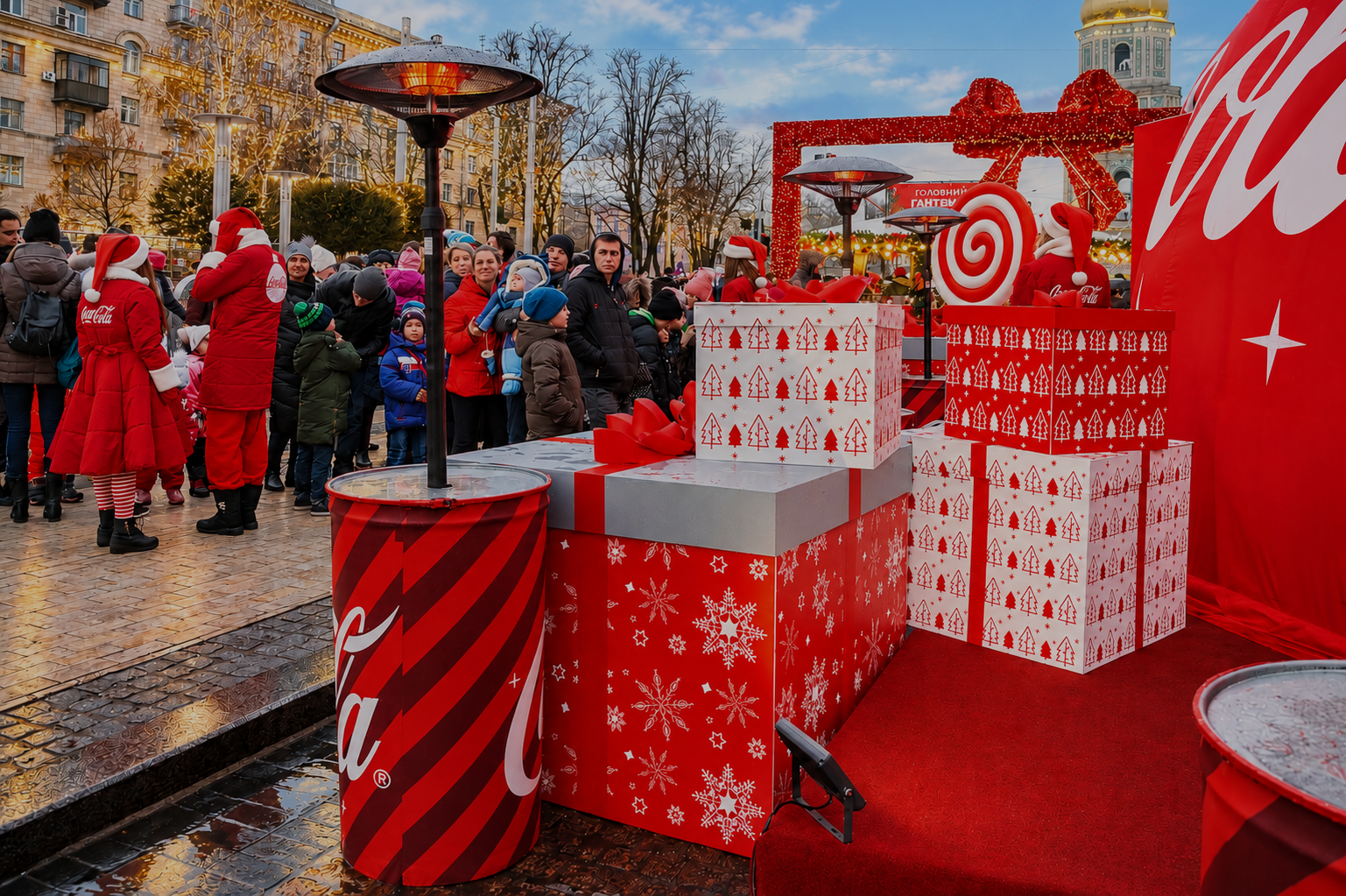 Coca-Cola Ukraine — Weihnachtshütte